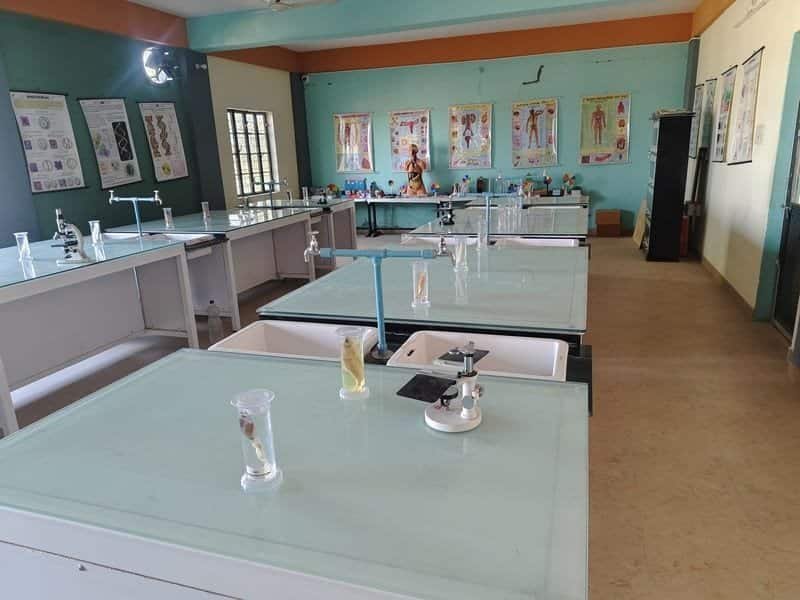 Biology laboratory with specimens and models at Dunes Academy